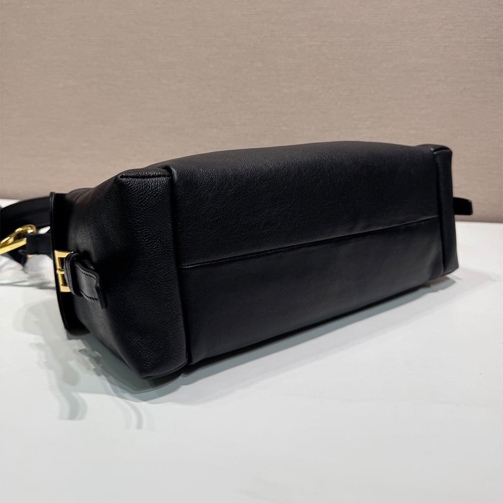 Pra*a Explore large nappa leather bag(HIGH-END GRADE)