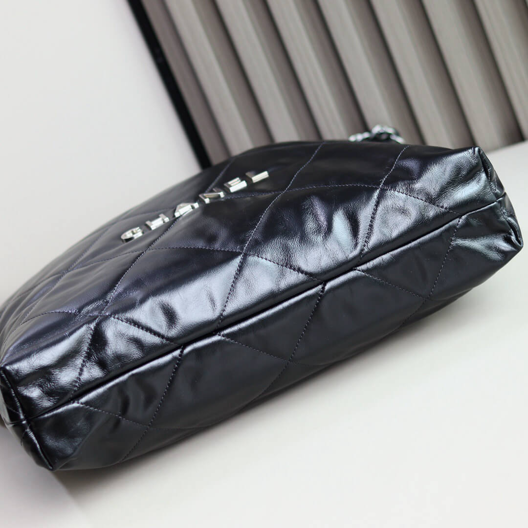 Ch**el 22 SMALL HANDBAG(TAX-FREE GRADE)
