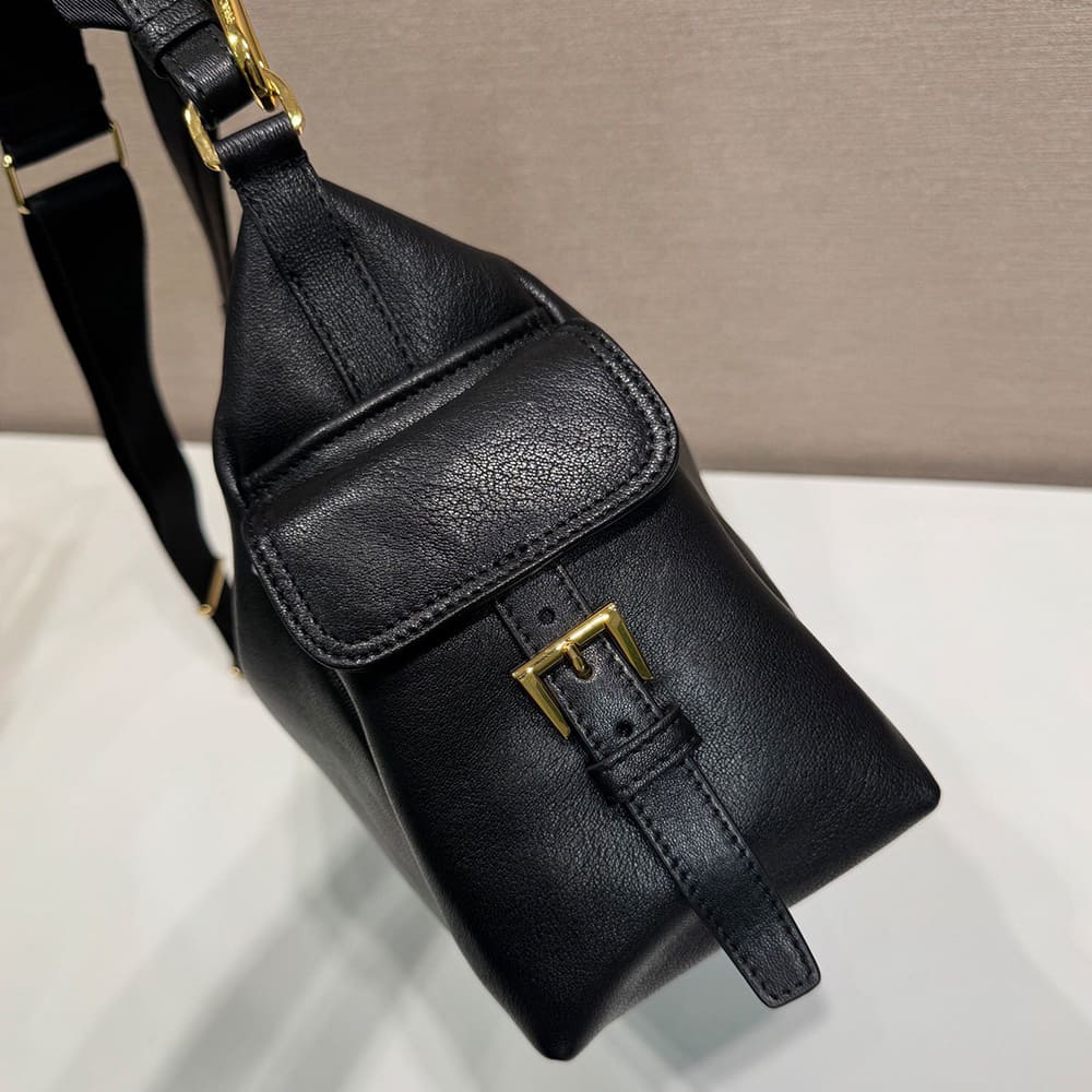 Pra*a Explore large nappa leather bag(HIGH-END GRADE)