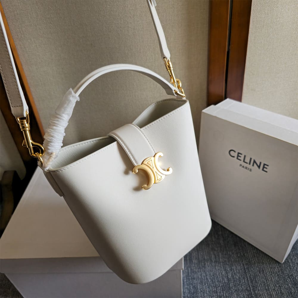 Ce1i*e SMALL BUCKET L0visE IN SMOOTH CALFSKIN(HIGH-END GRADE)