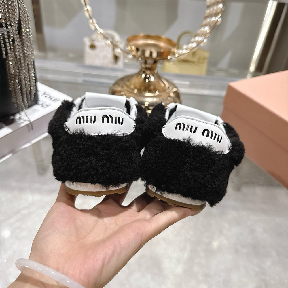 M1um1u Sneakers