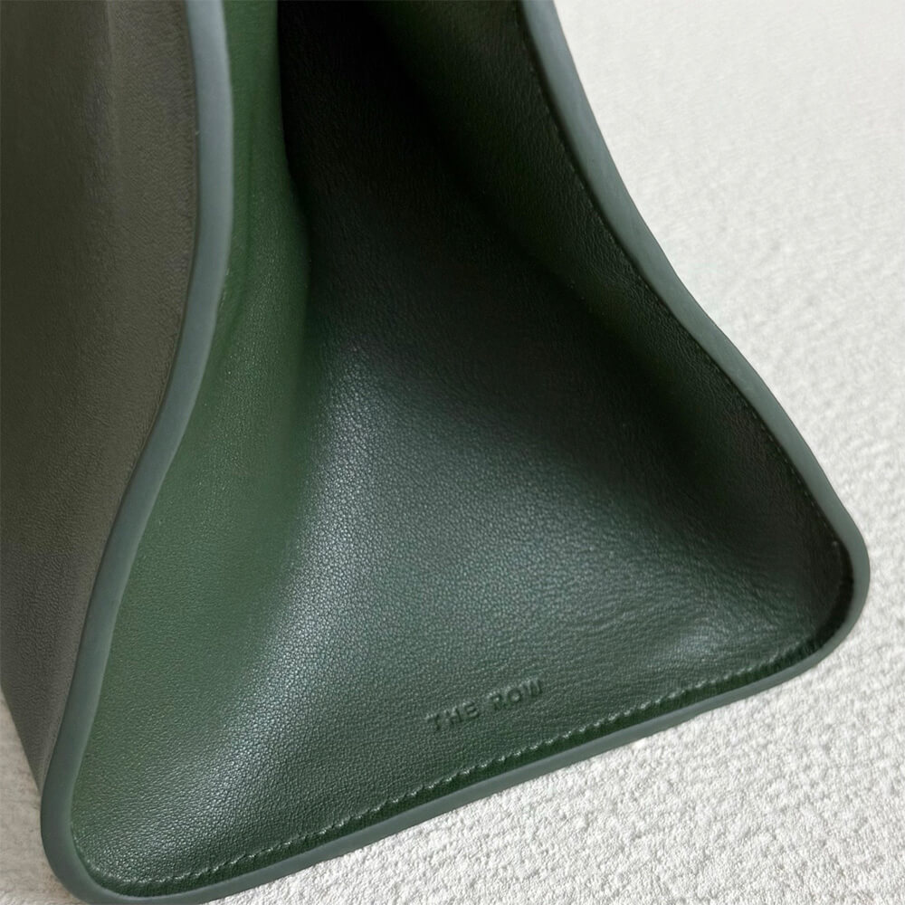 The R0w Peggy Clutch in Leather(HIGH-END GRADE)