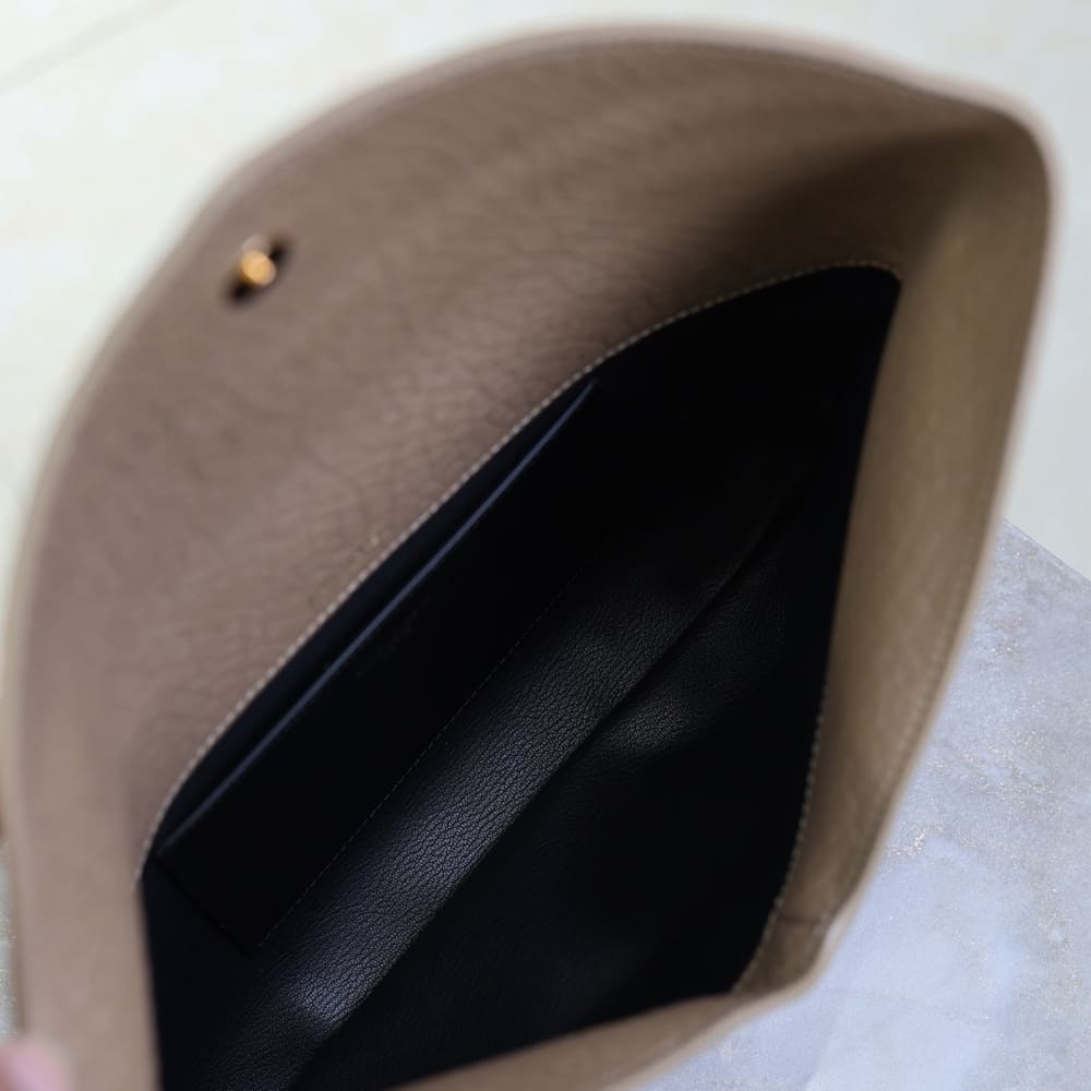 Y51 CASSANDRE large envelope pouch in lambskin