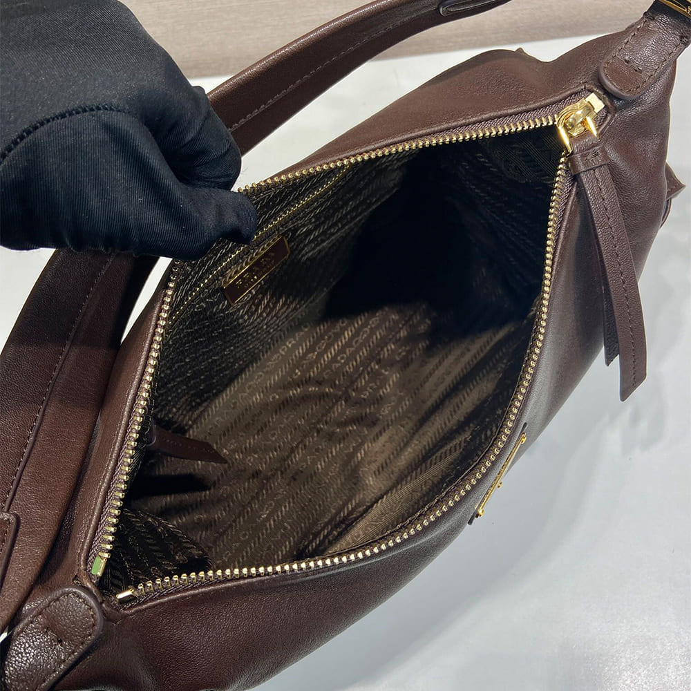 Pra*a Explore large nappa leather bag(HIGH-END GRADE)