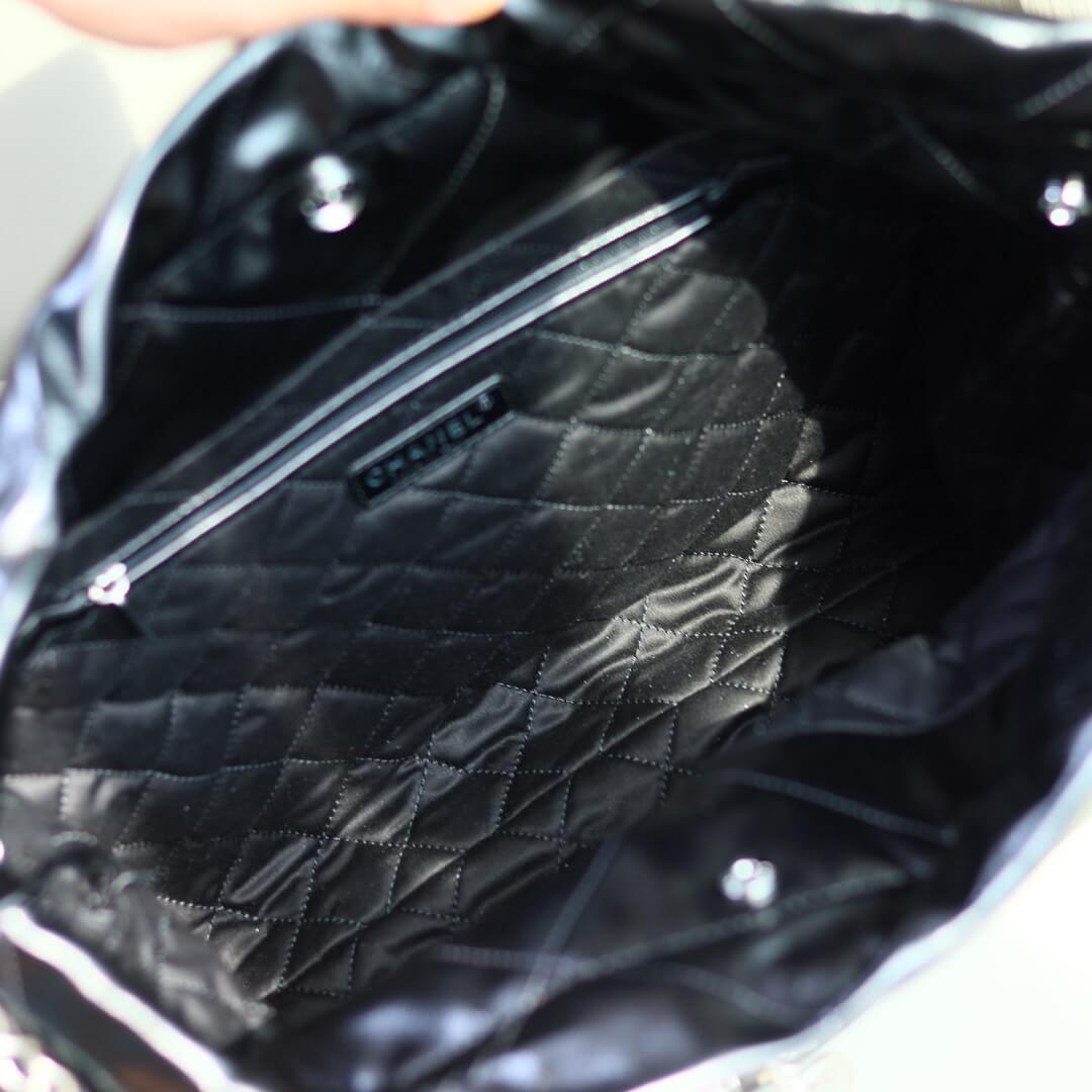 Ch**el 22 SMALL HANDBAG(TAX-FREE GRADE)