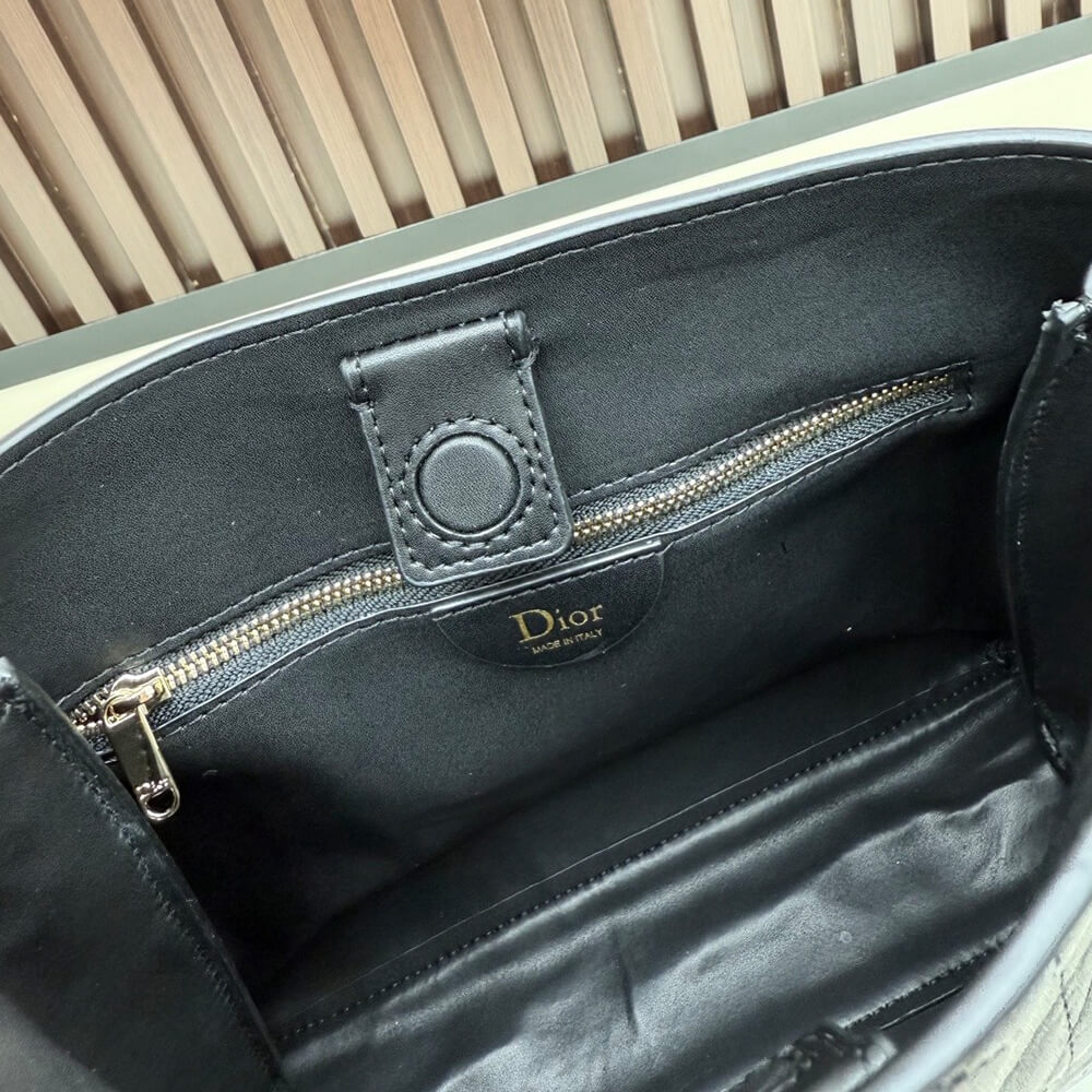D10r Trianon Bag with Chain