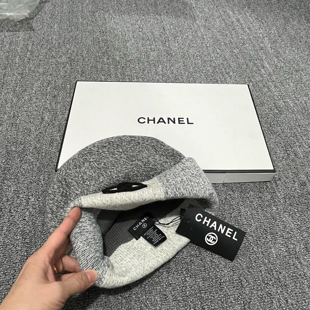 Ch**el Hat
