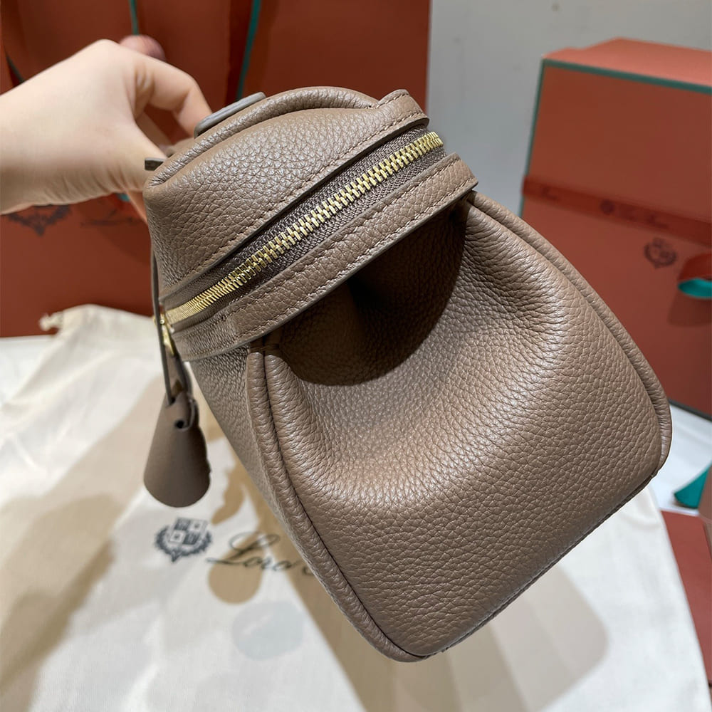 L0r0 P1ana Extra Softy Bag L33(HIGH-END GRADE)