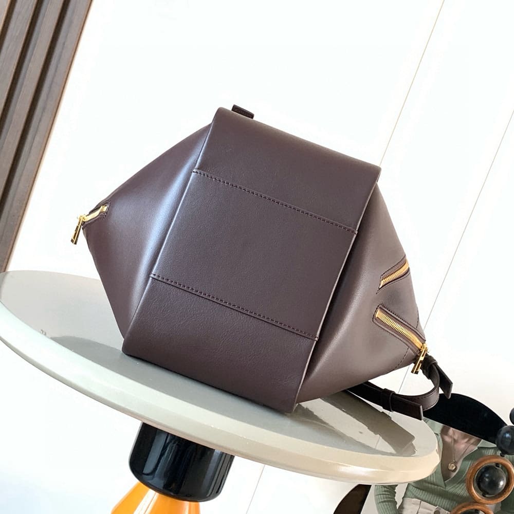L0ew* Hammock Flip bag in classic calfskin(HIGH-END GRADE)