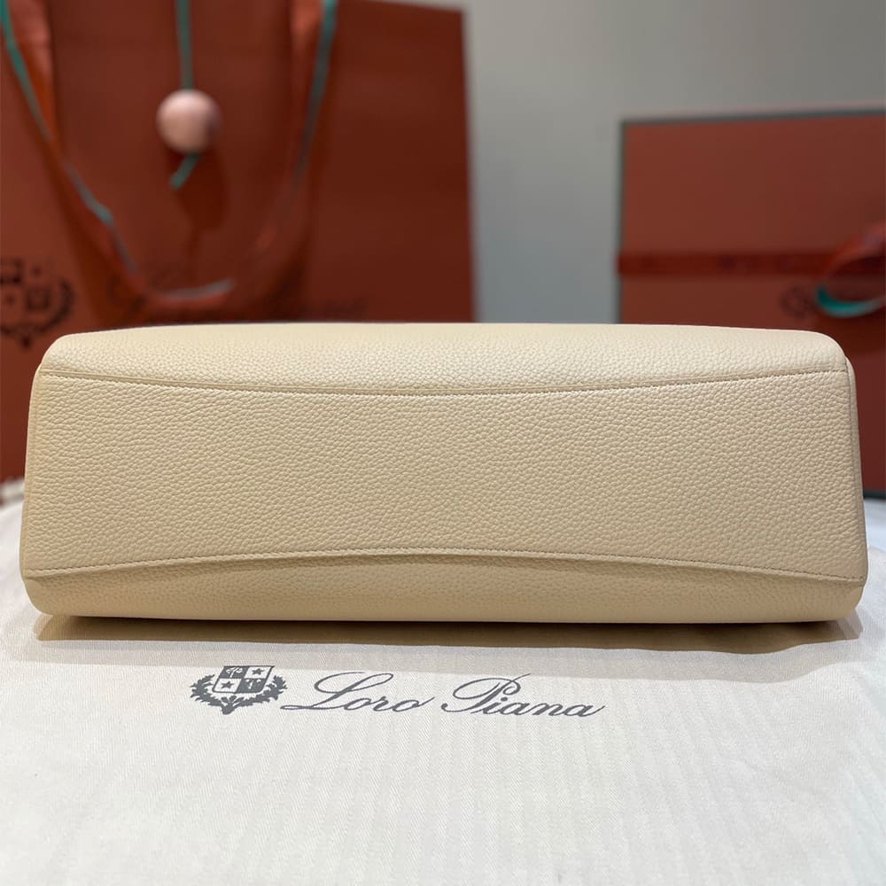 L0r0 P1ana Extra Softy Bag L33(HIGH-END GRADE)