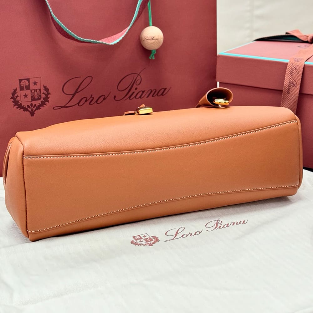 L0r0 P1ana Extra Softy Bag L33(HIGH-END GRADE)