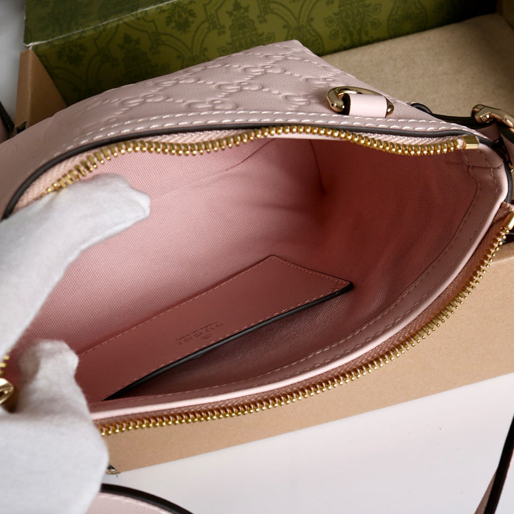 Gvc*1 GG Emblem small shoulder bag