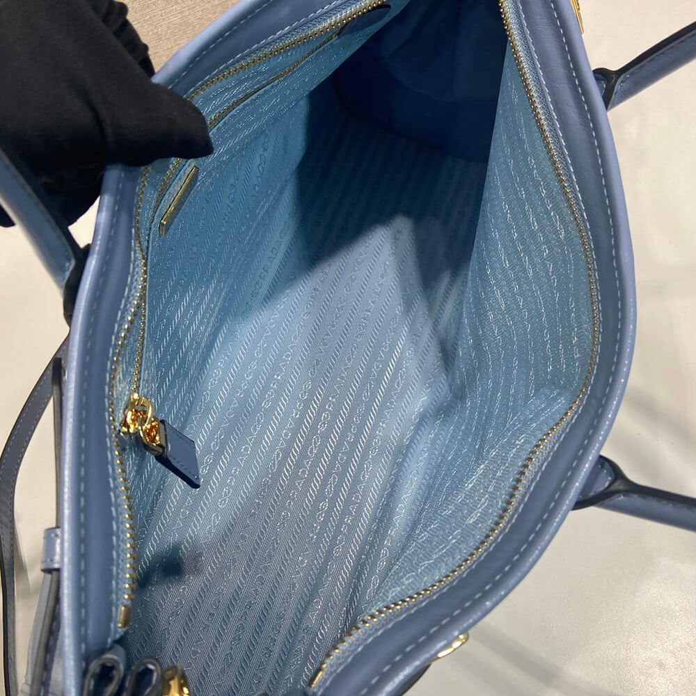 Pra*a Bonnie large leather handbag(TAX-FREE GRADE)