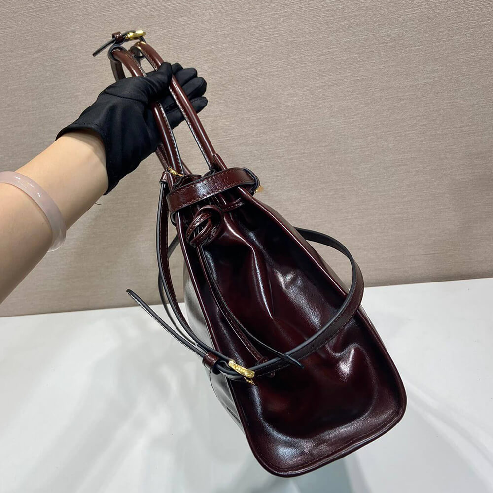 Pra*a Bonnie large leather handbag(TAX-FREE GRADE)