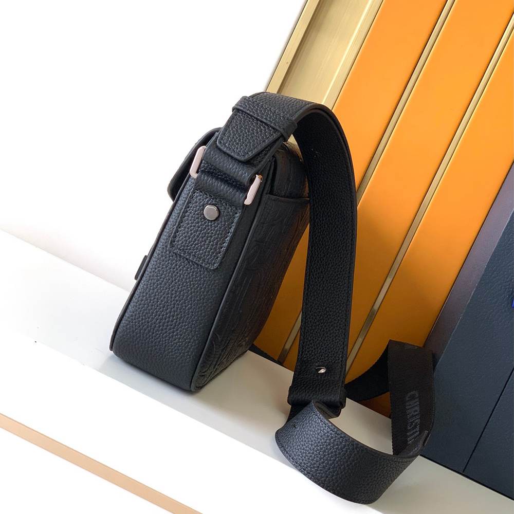 D10r Small Saddle Messenger Bag with Flap(HIGH-END GRADE)