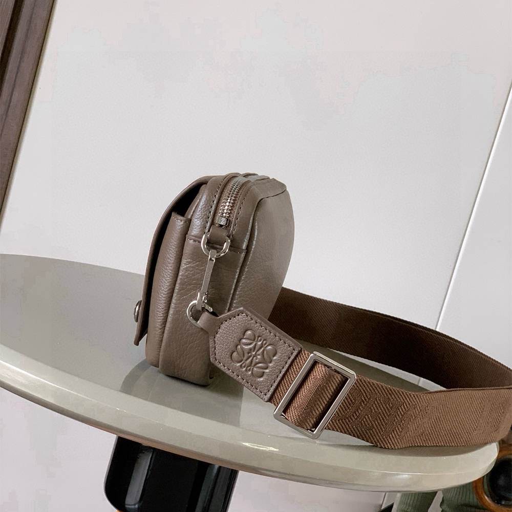 L0ew* Small Pebble messenger bag(HIGH-END GRADE)