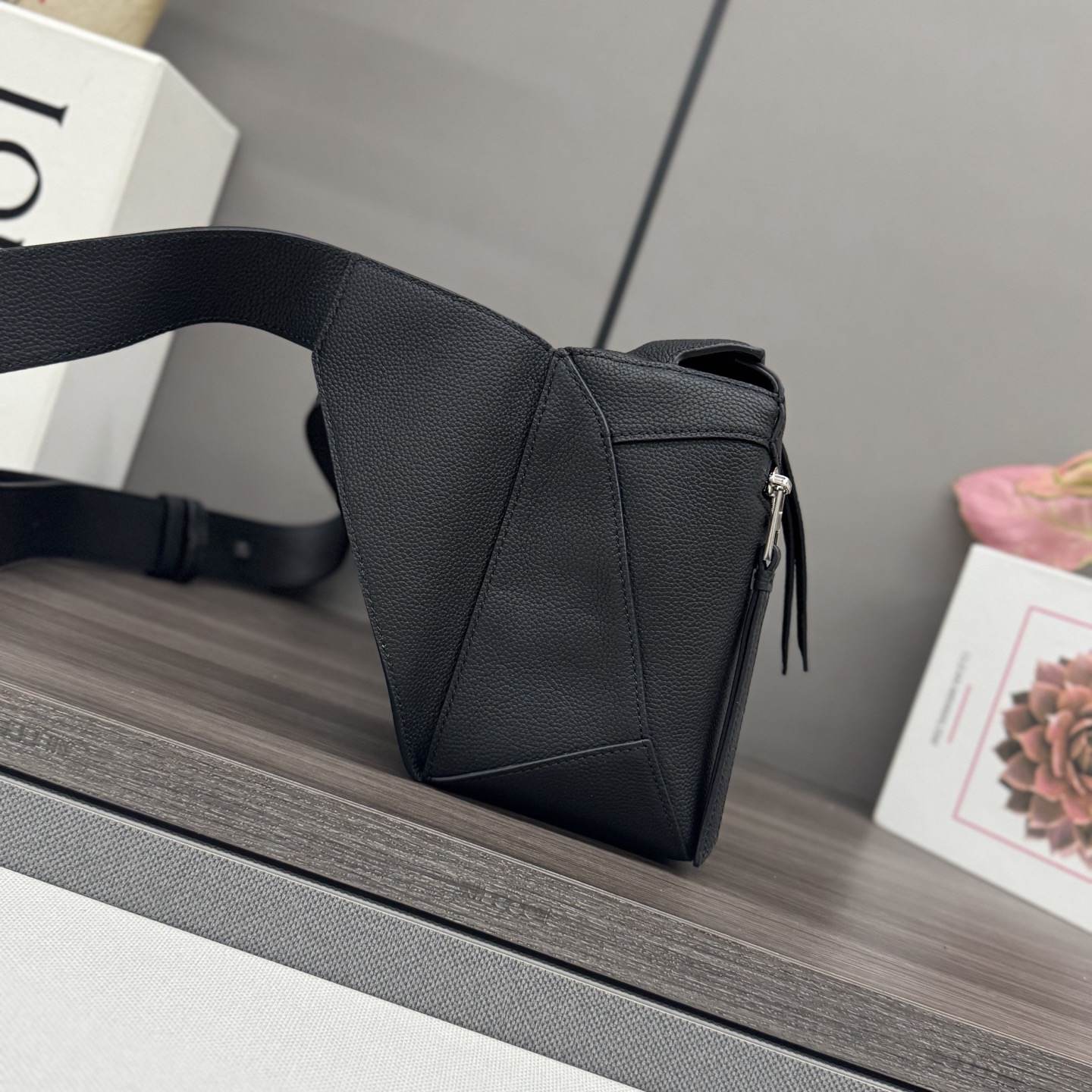 L0ew* Small Puzzle bumbag in grained calfskin(HIGH-END GRADE)