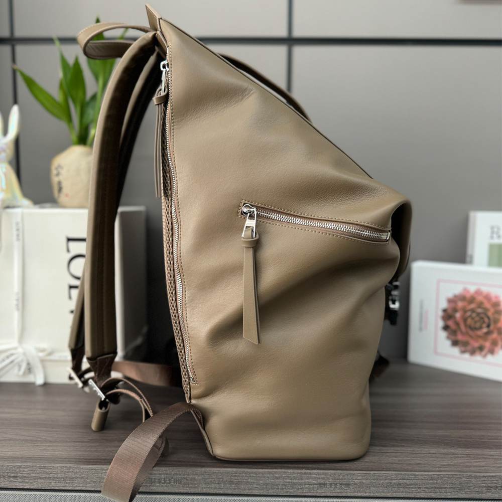 L0ew* Convertible backpack in classic calfskin(HIGH-END GRADE)