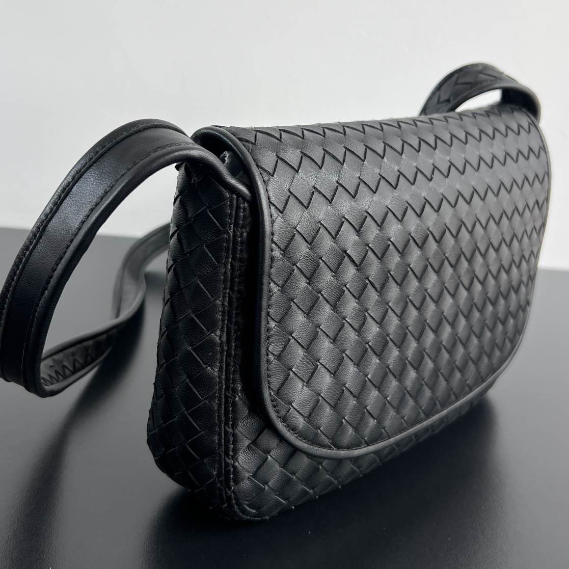 B0tt*ga Ven*ta Veneto Flap Messenger(HIGH-END GRADE)