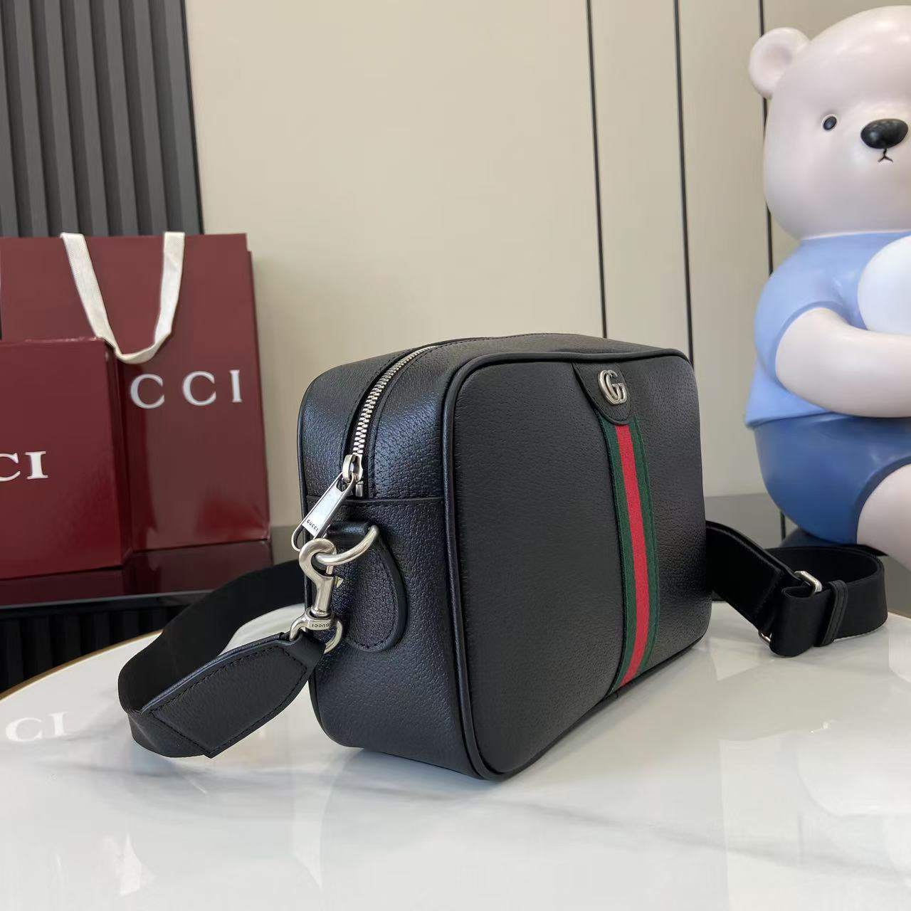 Gvc*1 Ophidia medium-sized shoulder bag(HIGH-END GRADE)