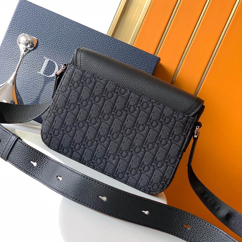 D10r Small Saddle Messenger Bag with Flap(HIGH-END GRADE)