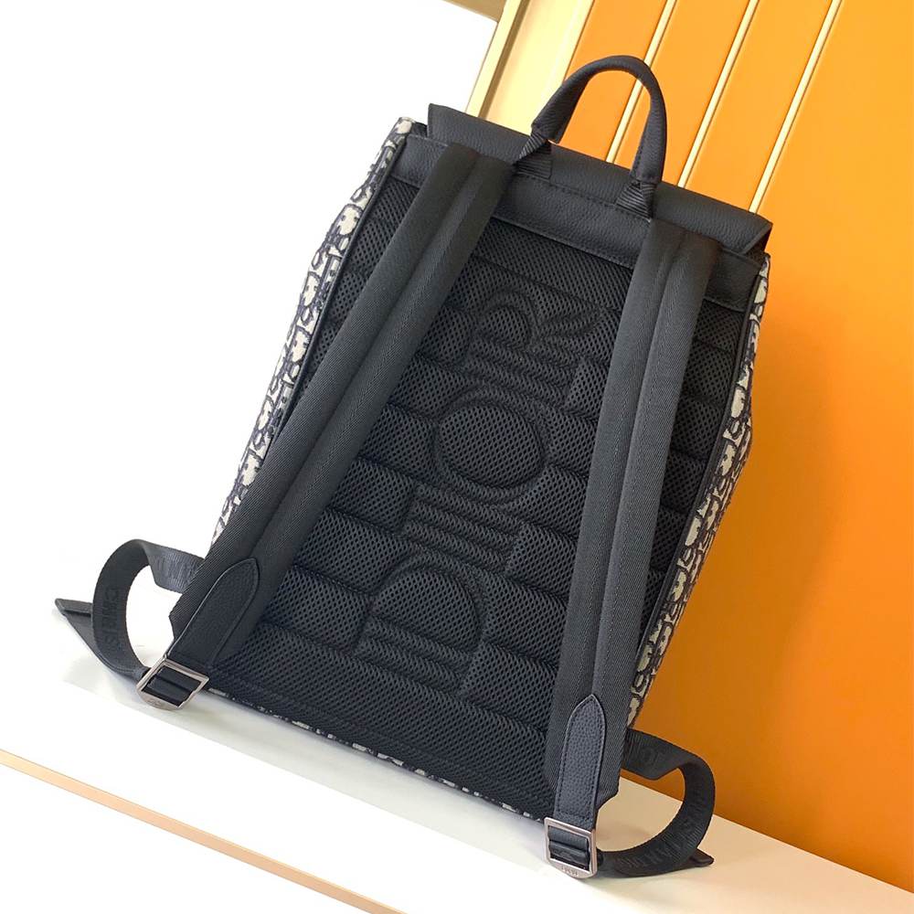 D10r Saddle Backpack with Flap(HIGH-END GRADE)