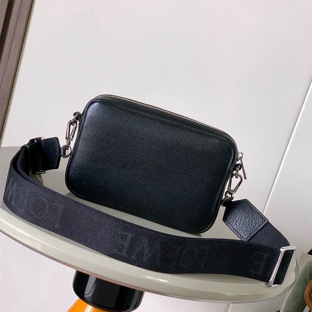 L0ew* Small Pebble messenger bag(HIGH-END GRADE)