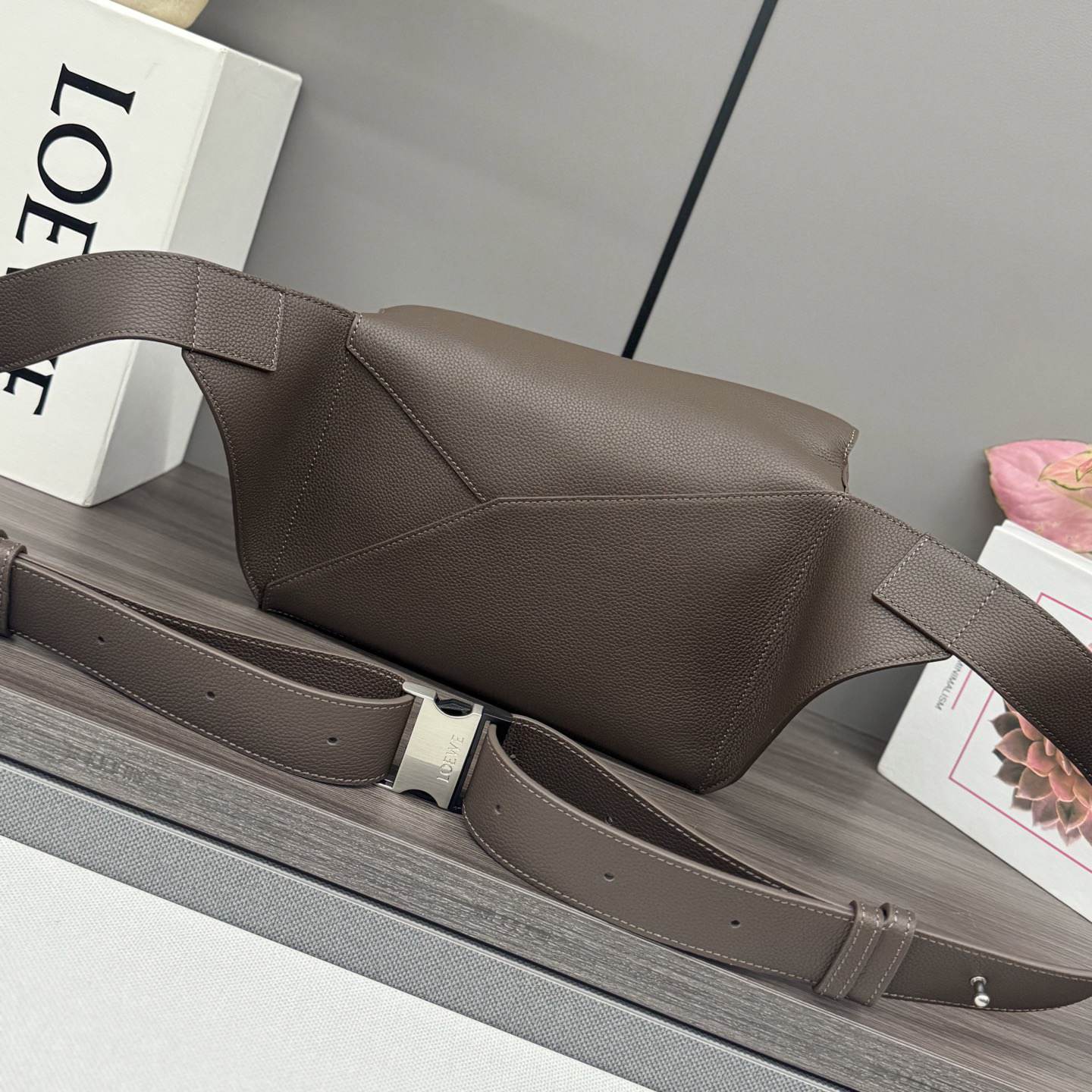 L0ew* Small Puzzle bumbag in grained calfskin(HIGH-END GRADE)