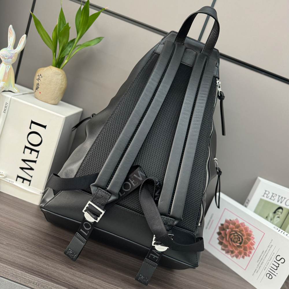L0ew* Convertible backpack in classic calfskin(HIGH-END GRADE)