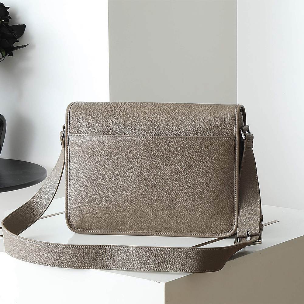 Pra*a Leather shoulder bag(HIGH-END GRADE)