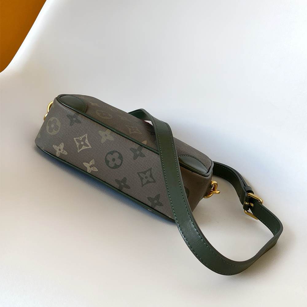 LV Trocad??ro Wearable Wallet(HIGH-END GRADE)
