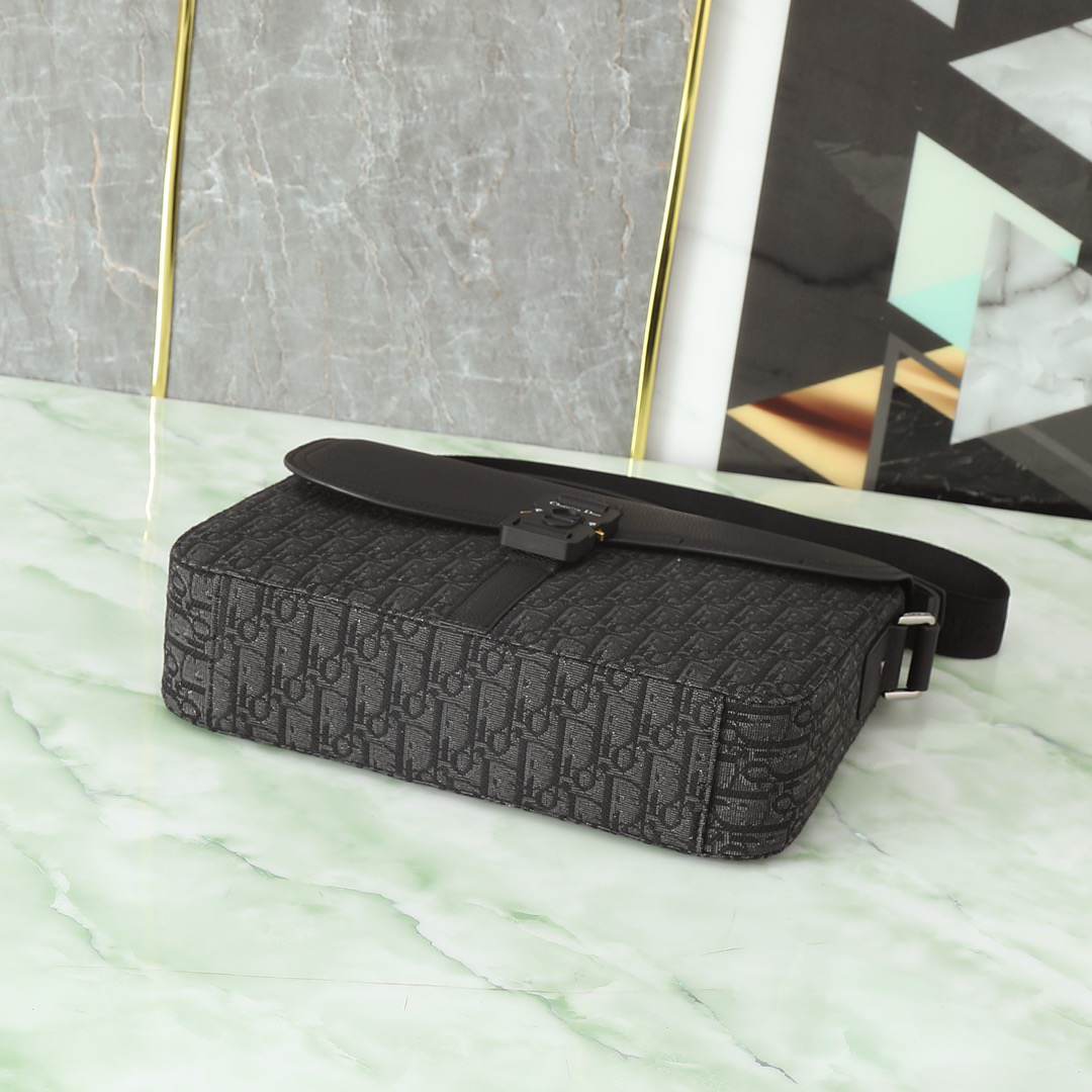 D10r Medium Saddle Messenger Bag with Fla(HIGH-END GRADE)