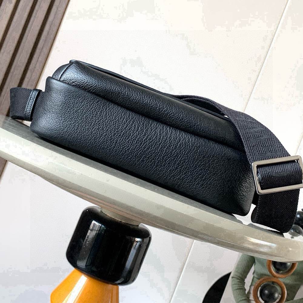 L0ew* Medium Pebble messenger bag(HIGH-END GRADE)