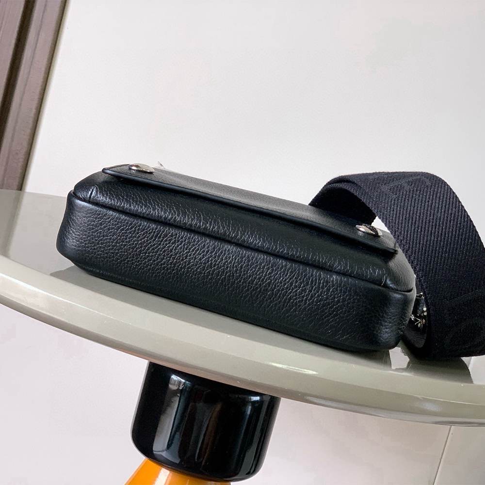 L0ew* Small Pebble messenger bag(HIGH-END GRADE)