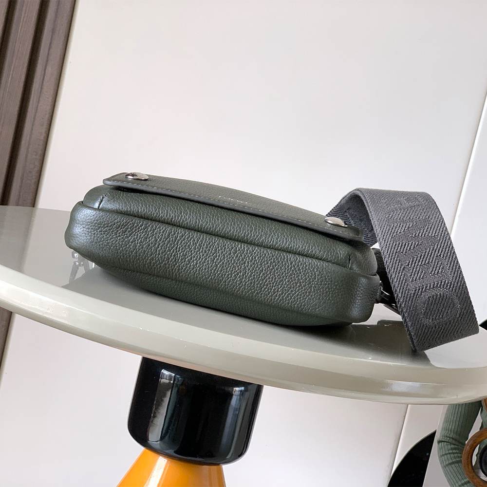 L0ew* Small Pebble messenger bag(HIGH-END GRADE)