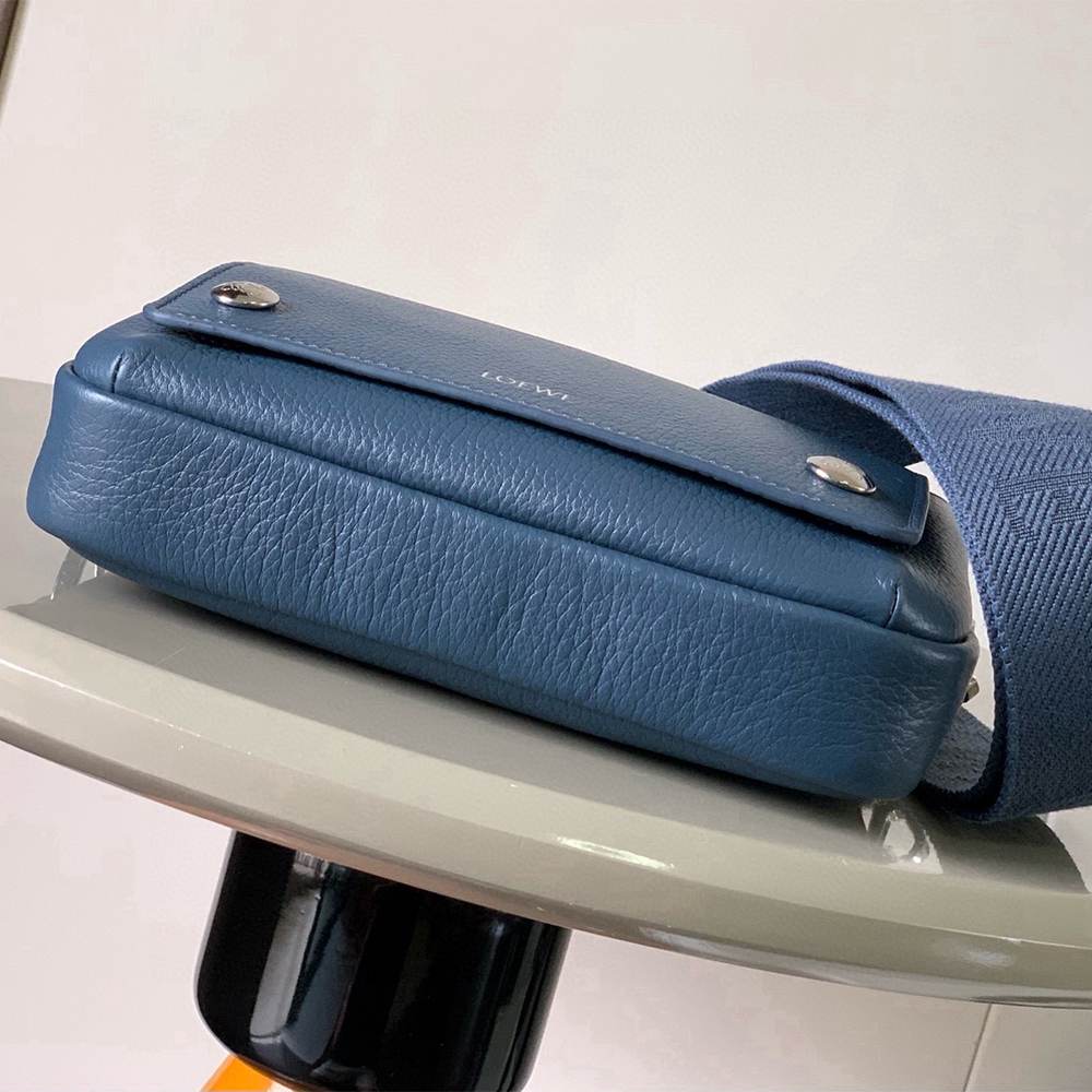 L0ew* Small Pebble messenger bag(HIGH-END GRADE)