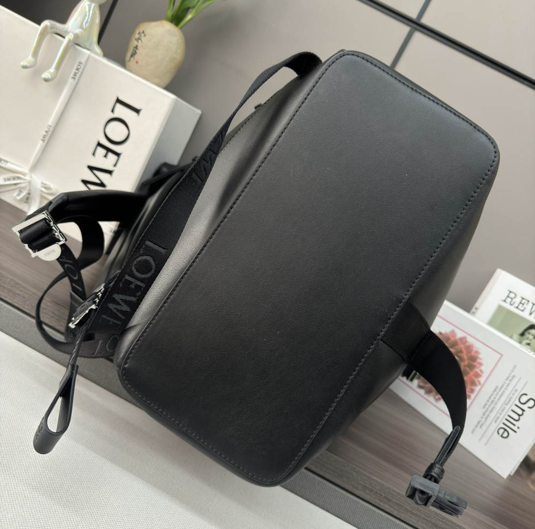 L0ew* Convertible backpack in classic calfskin(HIGH-END GRADE)