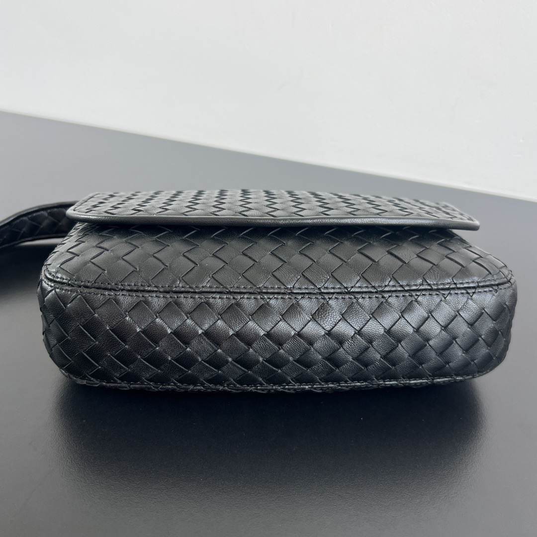 B0tt*ga Ven*ta Veneto Flap Messenger(HIGH-END GRADE)