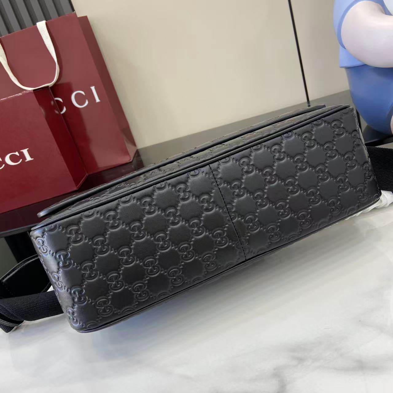 GG Emblem small crossbody bag(HIGH-END GRADE)