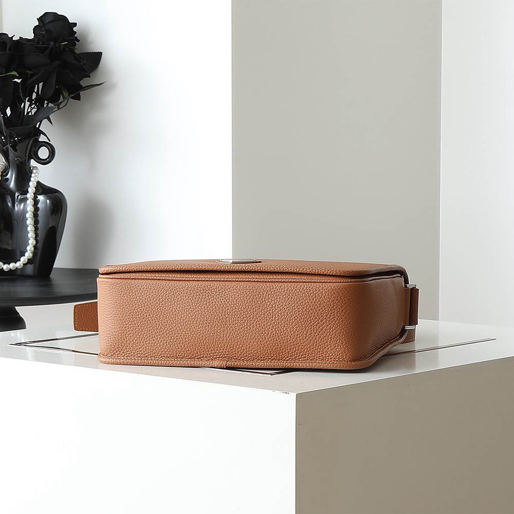 Pra*a Leather shoulder bag(HIGH-END GRADE)