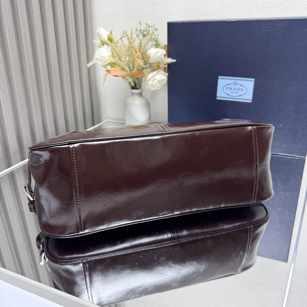 Pra*a Leather shoulder bag(HIGH-END GRADE)