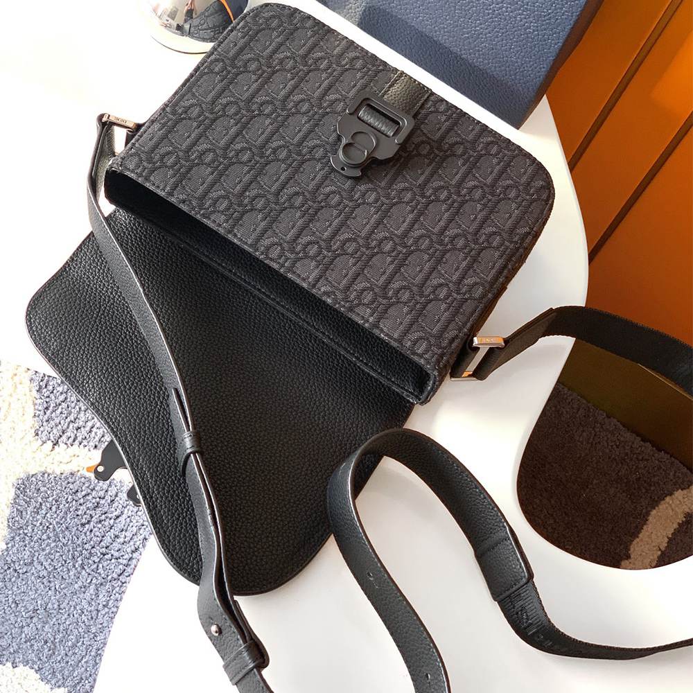 D10r Small Saddle Messenger Bag with Flap(HIGH-END GRADE)