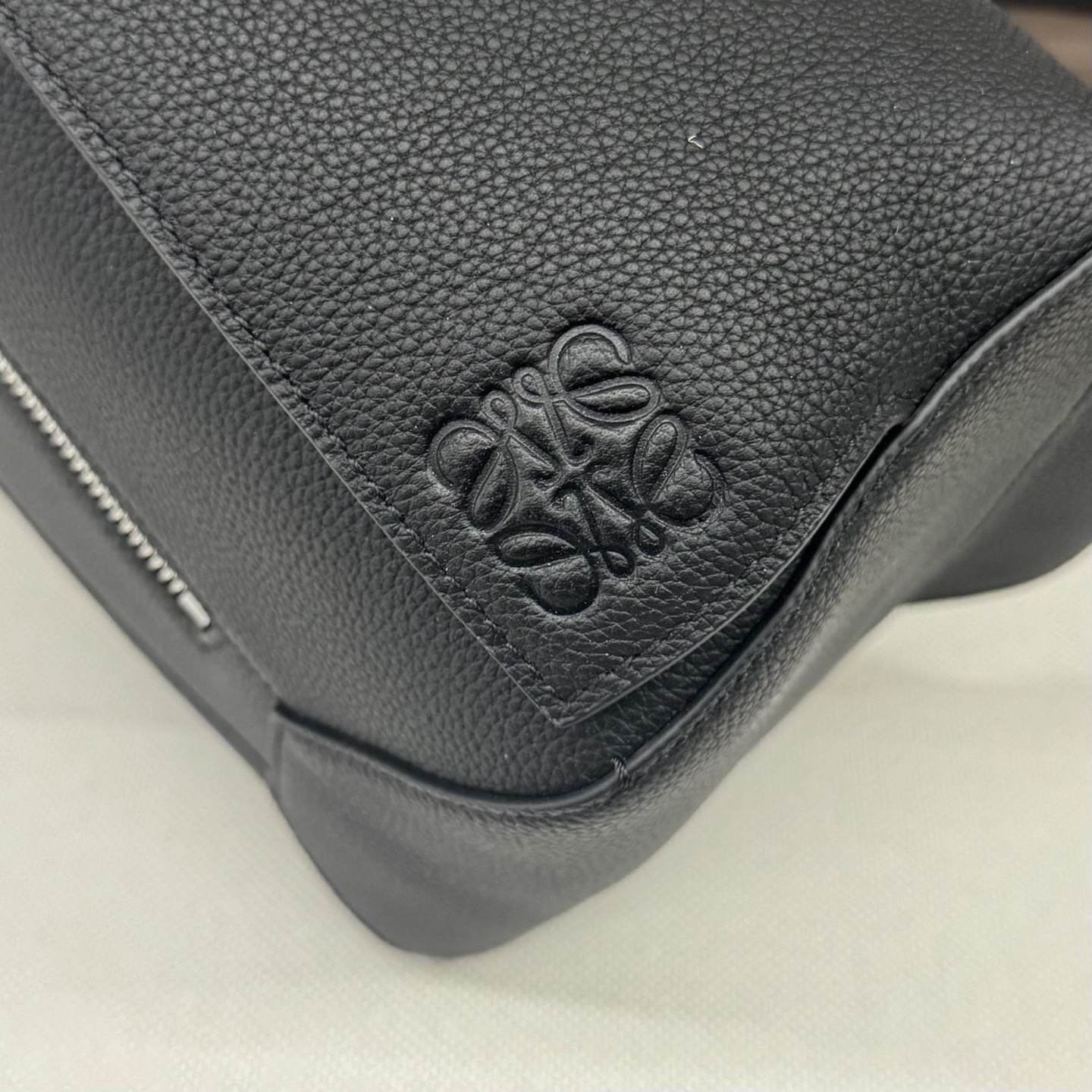 L0ew* Small Puzzle bumbag in grained calfskin(HIGH-END GRADE)