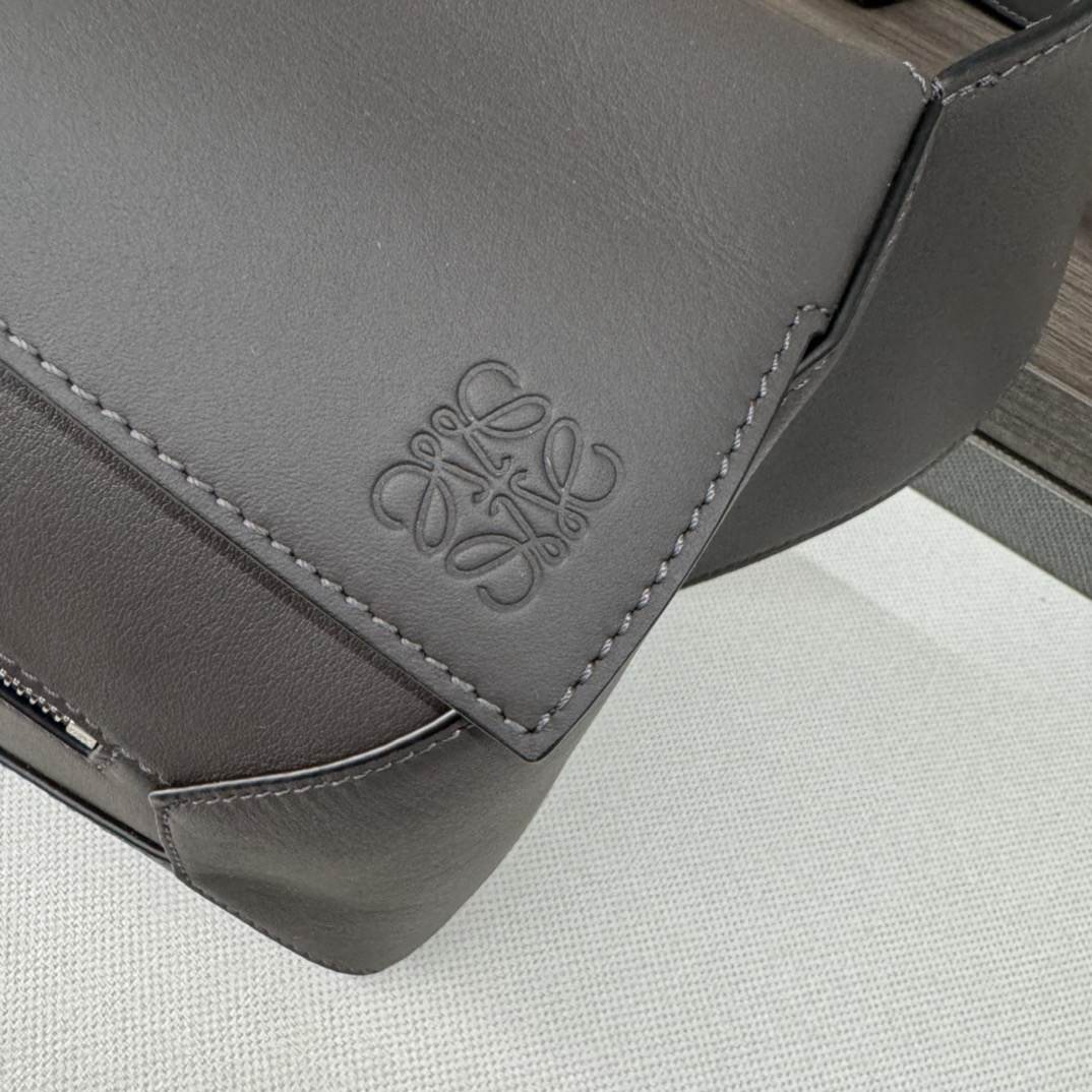 L0ew* Small Puzzle Edge bumbag in classic calfskin(HIGH-END GRADE)
