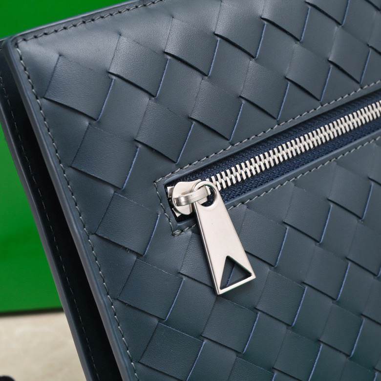 B0tt*ga Ven*ta Small Intrecciato Document Case With Wristlet(HIGH-END GRADE)