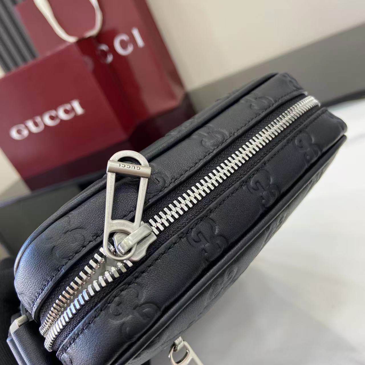 GG Emblem small crossbody bag(HIGH-END GRADE)