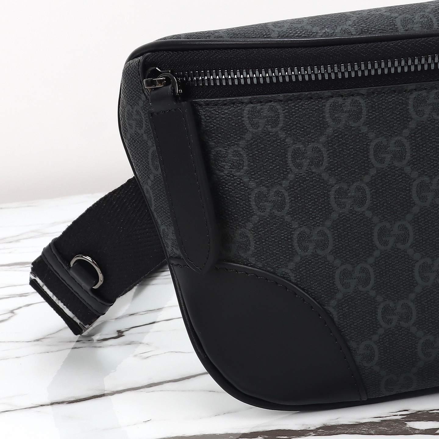 GG Emblem medium belt bag(HIGH-END GRADE)