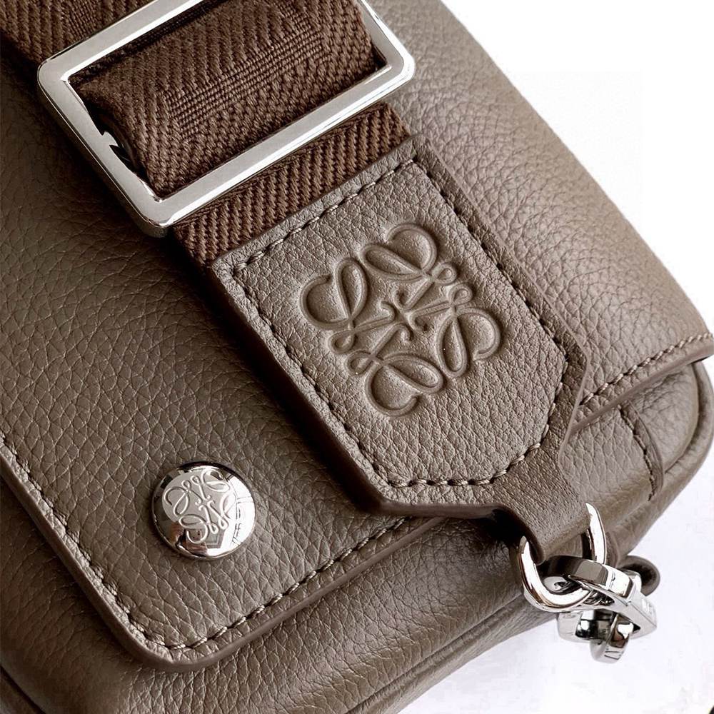 L0ew* Small Pebble messenger bag(HIGH-END GRADE)