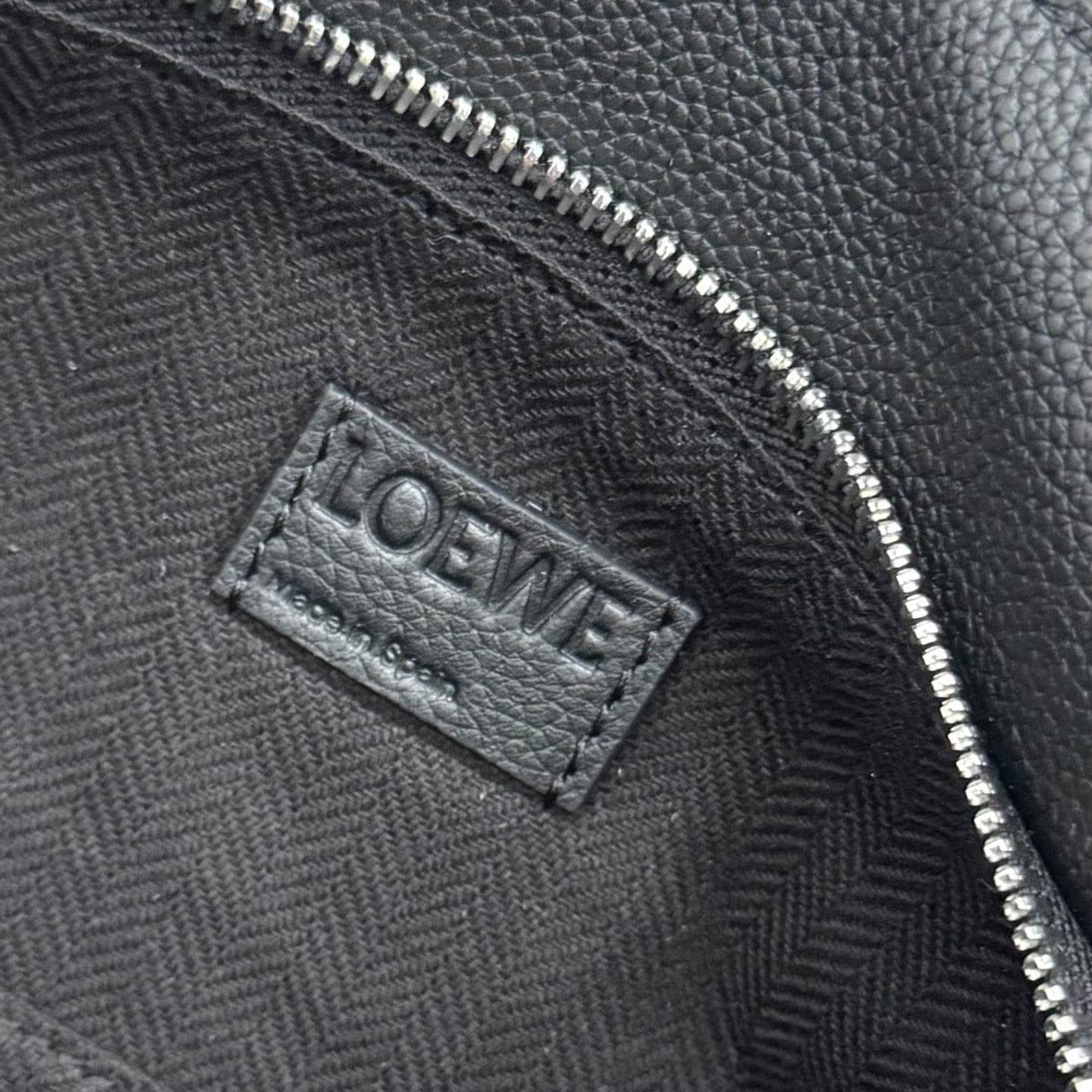 L0ew* Small Puzzle bumbag in grained calfskin(HIGH-END GRADE)