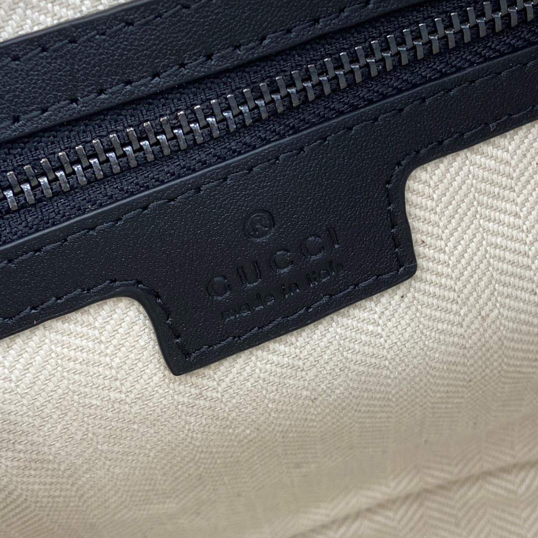 GG Emblem small crossbody bag(HIGH-END GRADE)